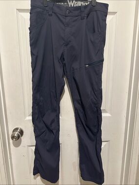 Wrangler Men's Navy Outdoor Cargo Pants